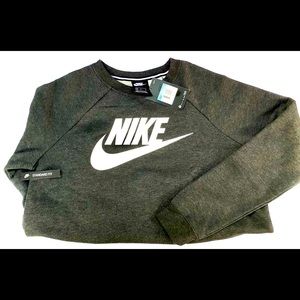 Woman’s Nike Sweatshirt
